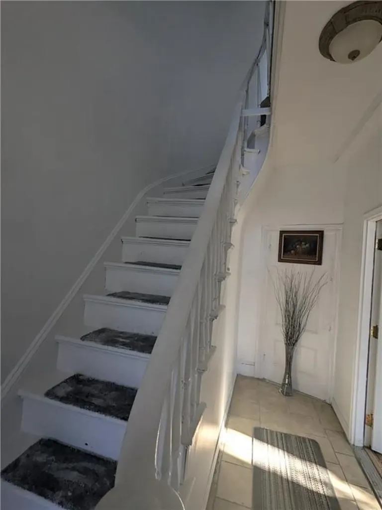 654 Cranston Street Providence RI 02907