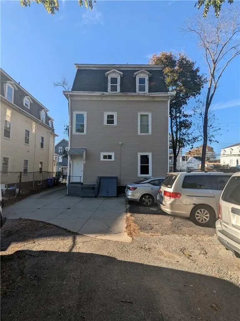 654 Cranston Street Providence RI 02907