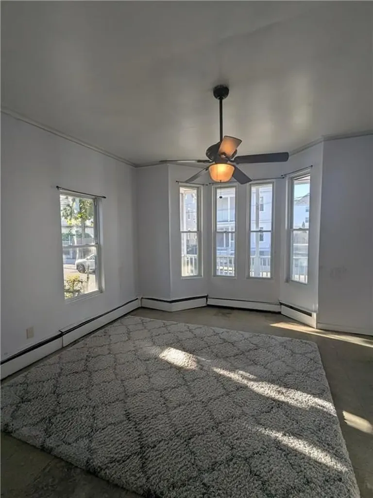 654 Cranston Street Providence RI 02907