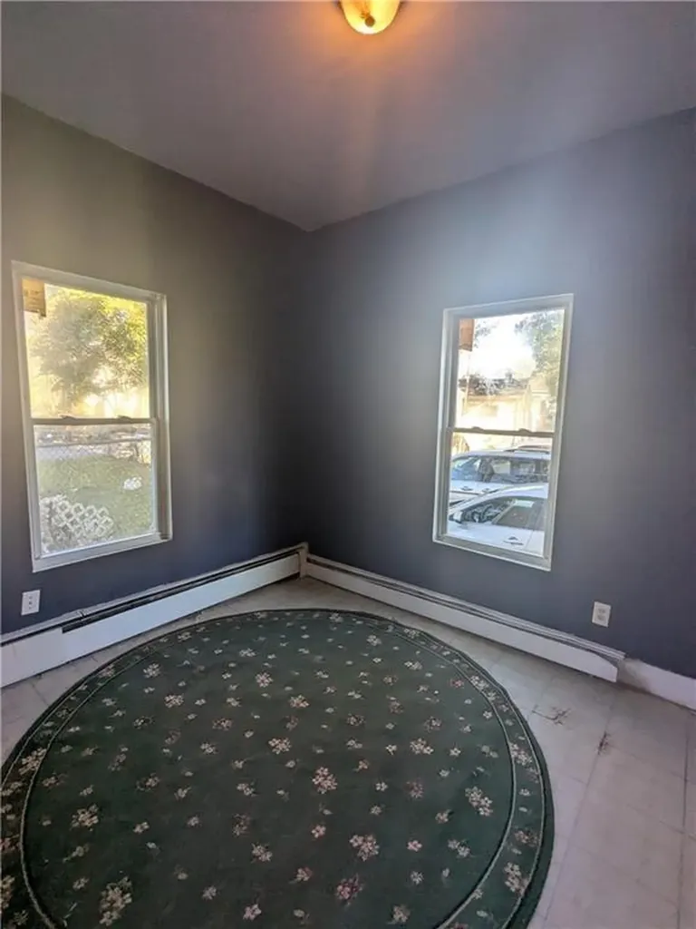 654 Cranston Street Providence RI 02907