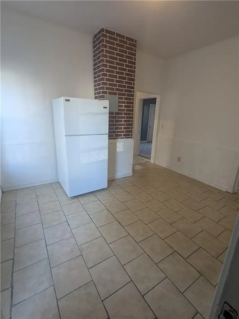 654 Cranston Street Providence RI 02907