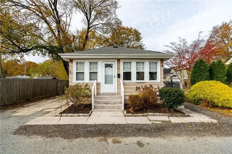 39 Mawney Avenue Warwick RI 02889