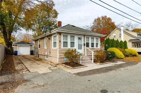 39 Mawney Avenue Warwick RI 02889