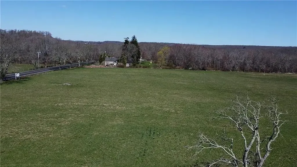 3118 Main Road Tiverton RI 02878