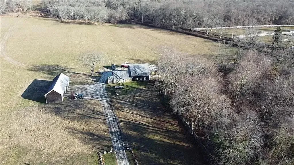 3118 Main Road Tiverton RI 02878