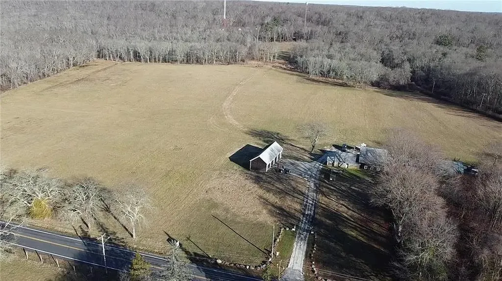 3118 Main Road Tiverton RI 02878