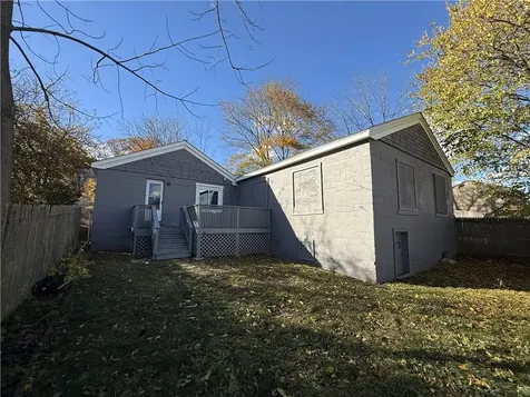 87 Bates Avenue Coventry RI 02816