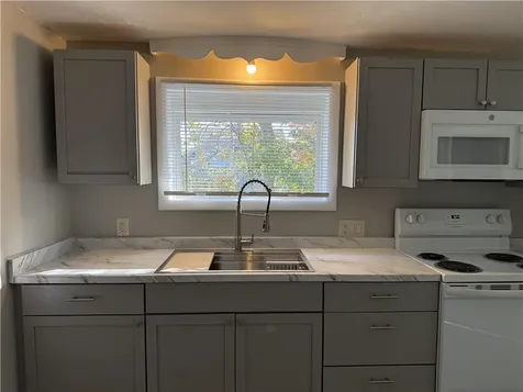 87 Bates Avenue Coventry RI 02816