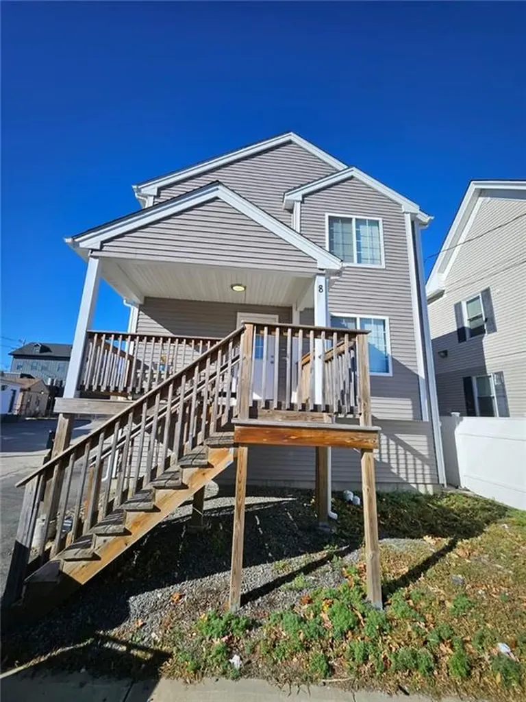 8 Tappan Street Providence RI 02908