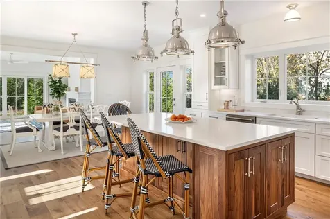 1 Knowlton Court Bristol RI 02809