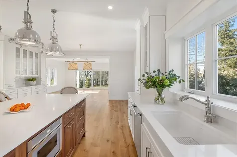 1 Knowlton Court Bristol RI 02809