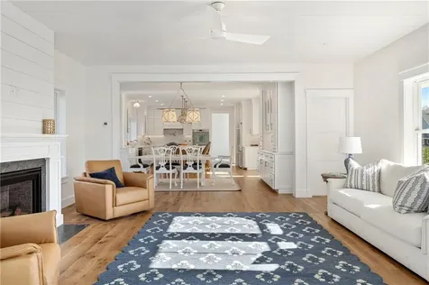 1 Knowlton Court Bristol RI 02809