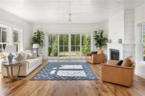 1 Knowlton Court Bristol RI 02809