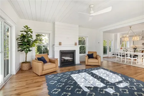 1 Knowlton Court Bristol RI 02809