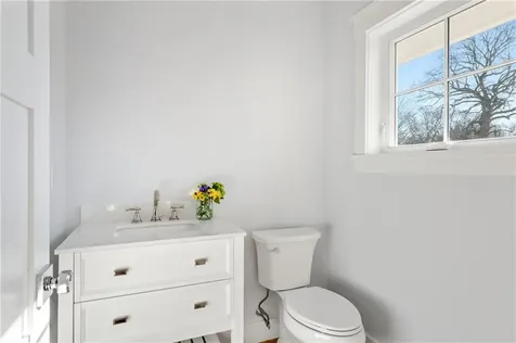 1 Knowlton Court Bristol RI 02809