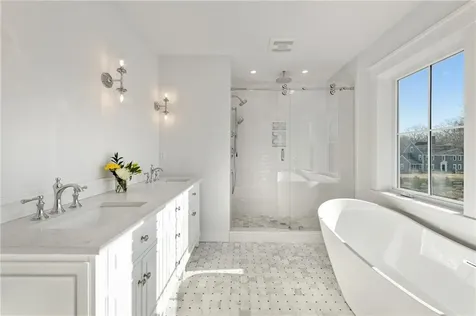 1 Knowlton Court Bristol RI 02809