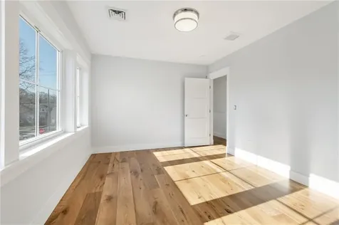 1 Knowlton Court Bristol RI 02809