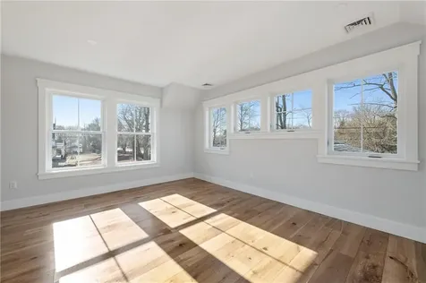 1 Knowlton Court Bristol RI 02809