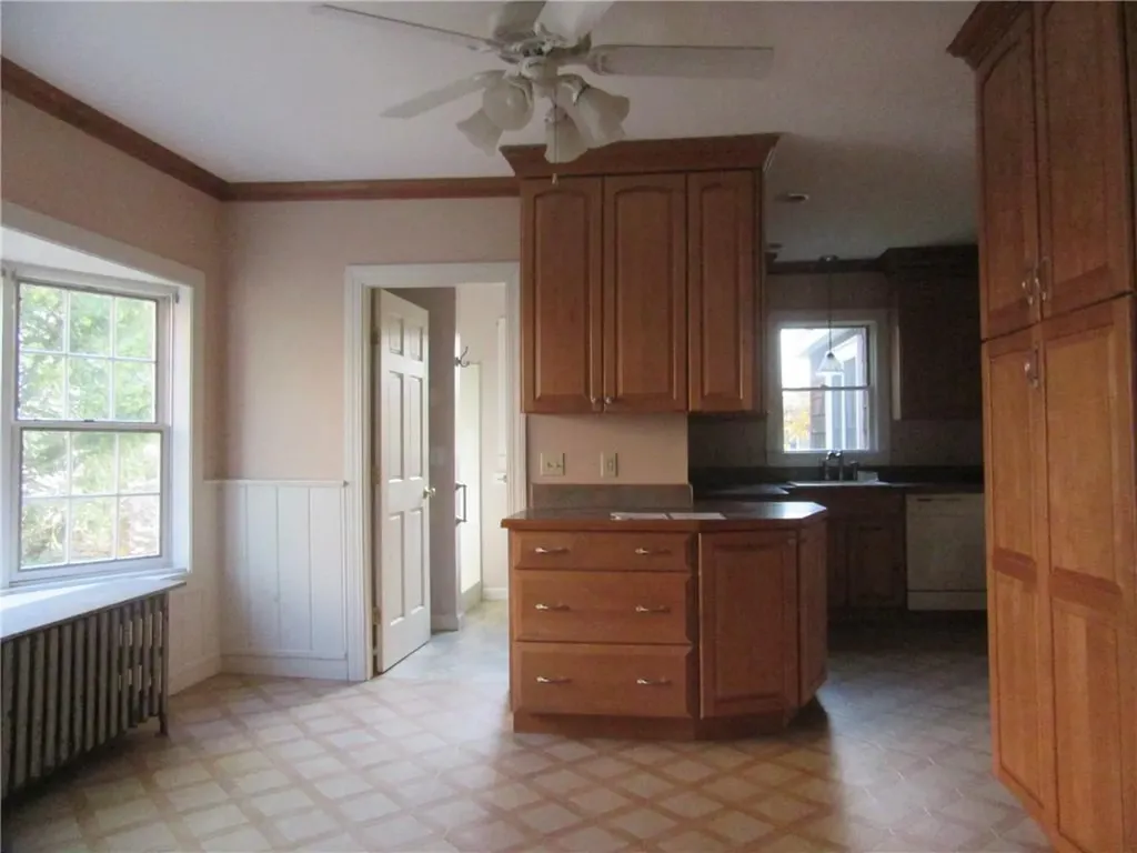 589 Gaskill Street Woonsocket RI 02895