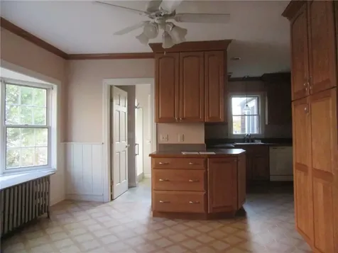 589 Gaskill Street Woonsocket RI 02895