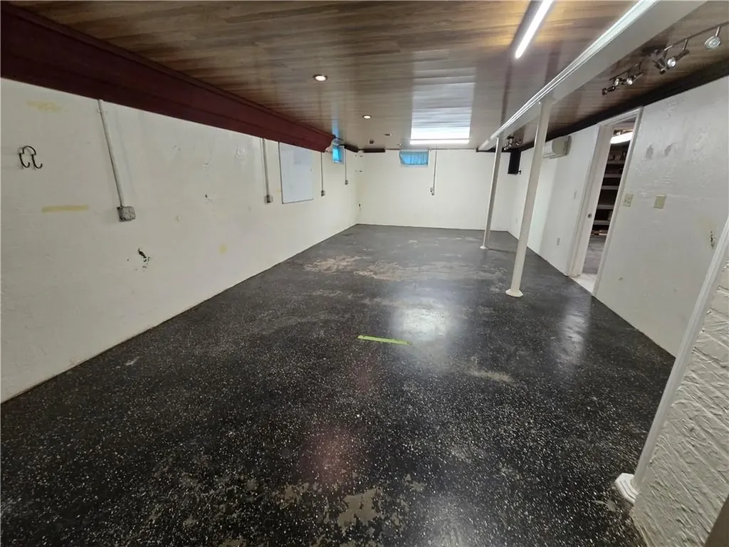 25 Winslow Street East Providence RI 02915