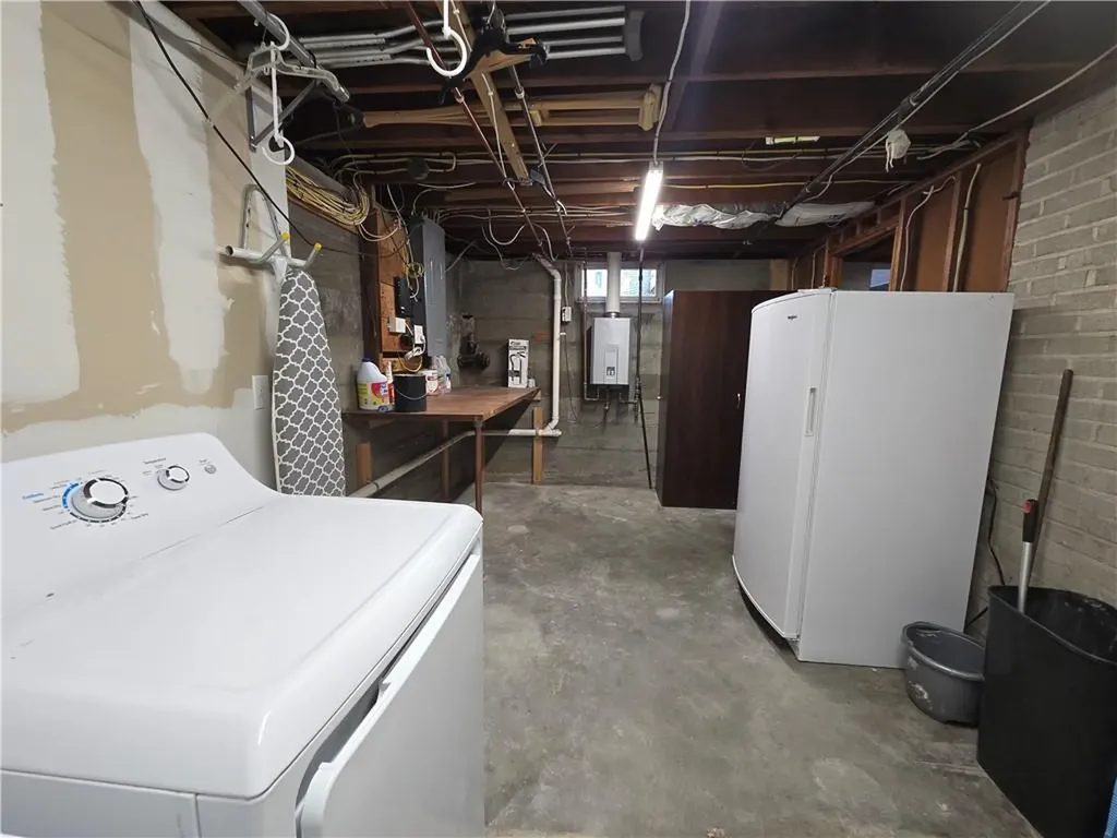 25 Winslow Street East Providence RI 02915