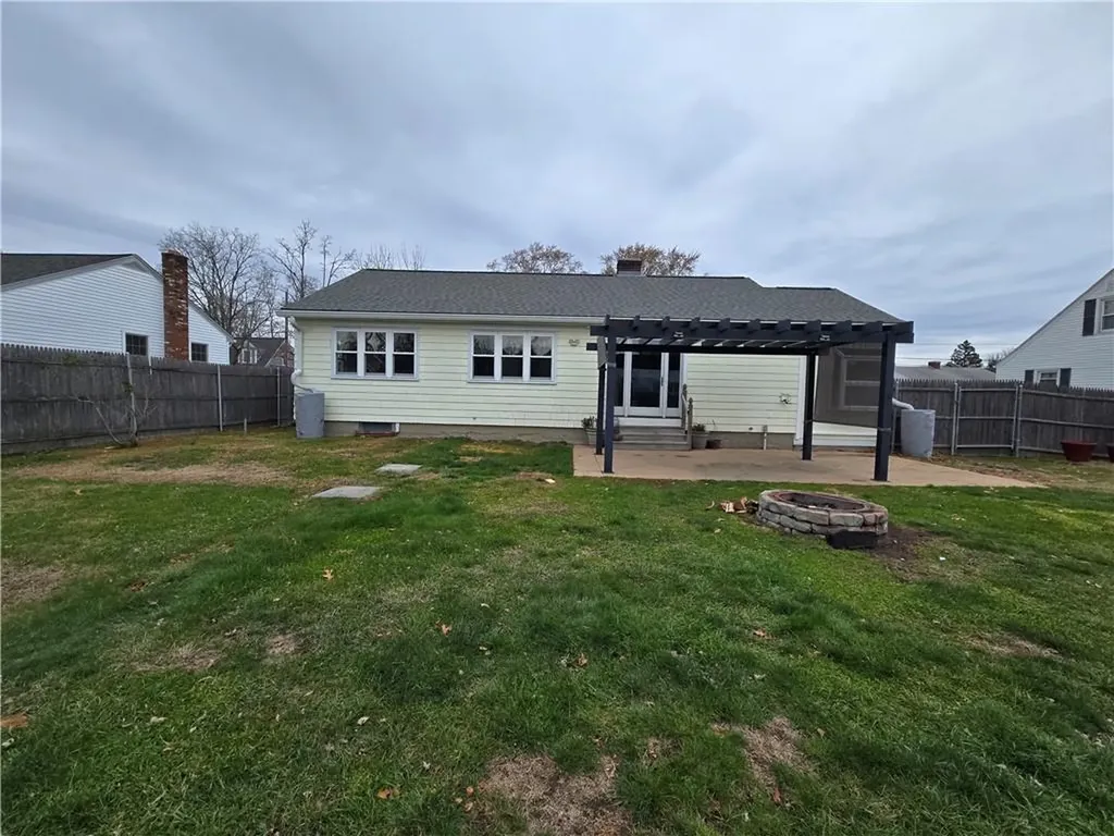 25 Winslow Street East Providence RI 02915