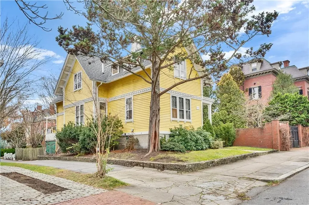 117 Benevolent Street Providence RI 02906