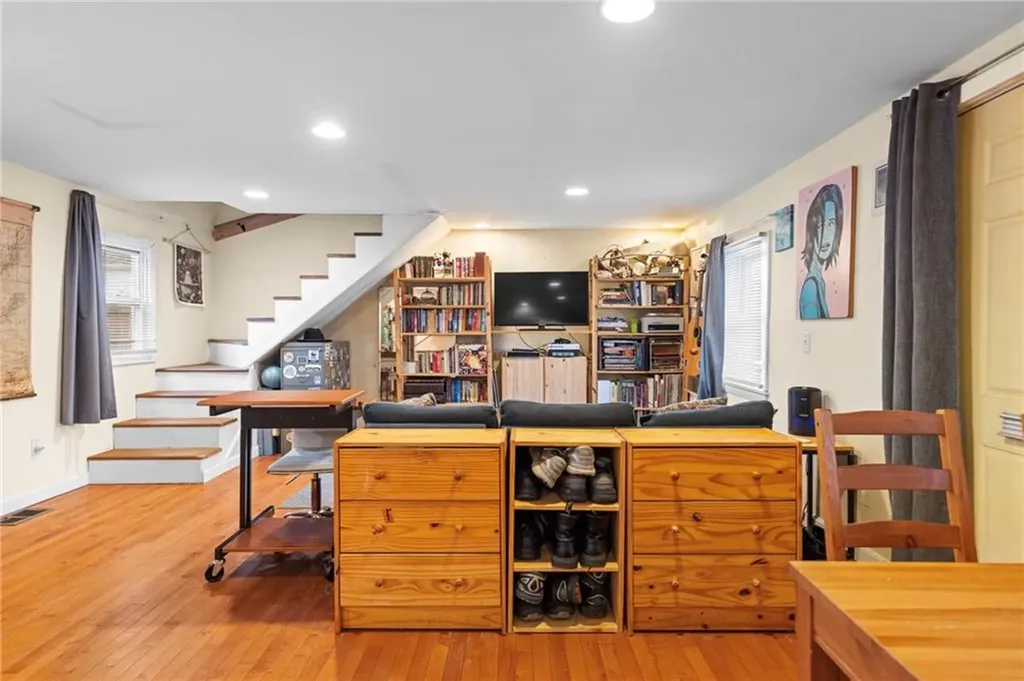 27 Padelford Street Providence RI 02906