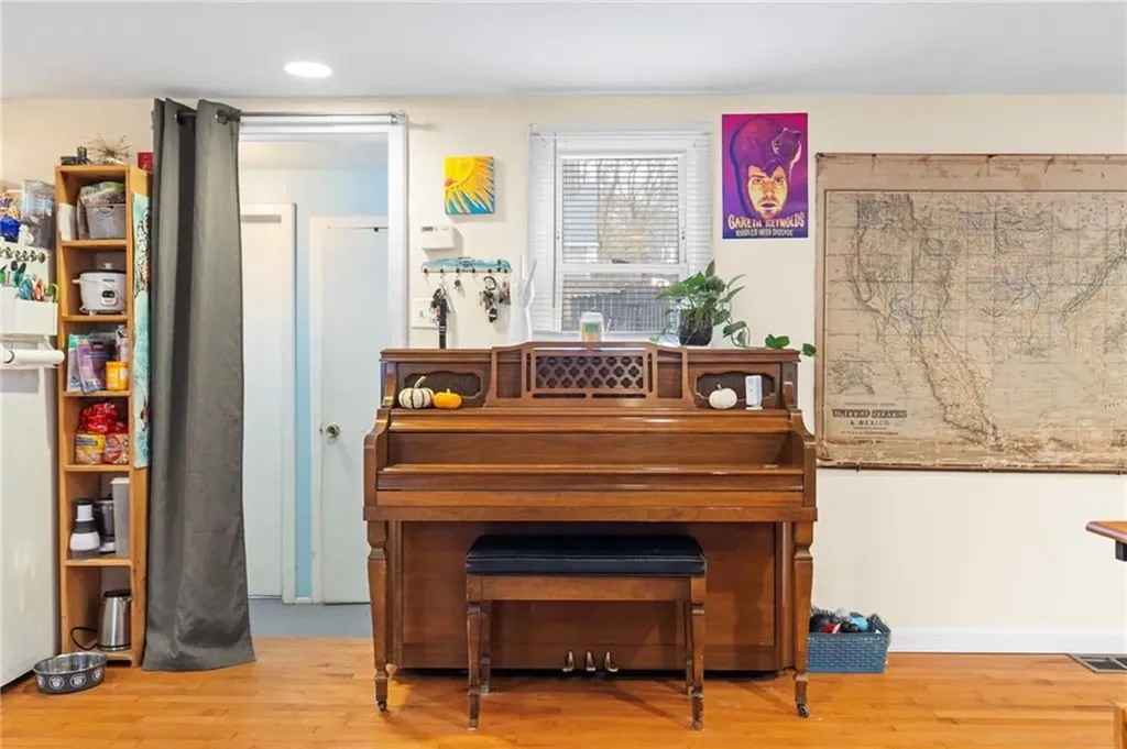 27 Padelford Street Providence RI 02906