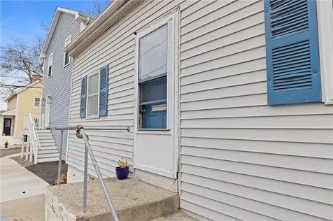 27 Padelford Street Providence RI 02906