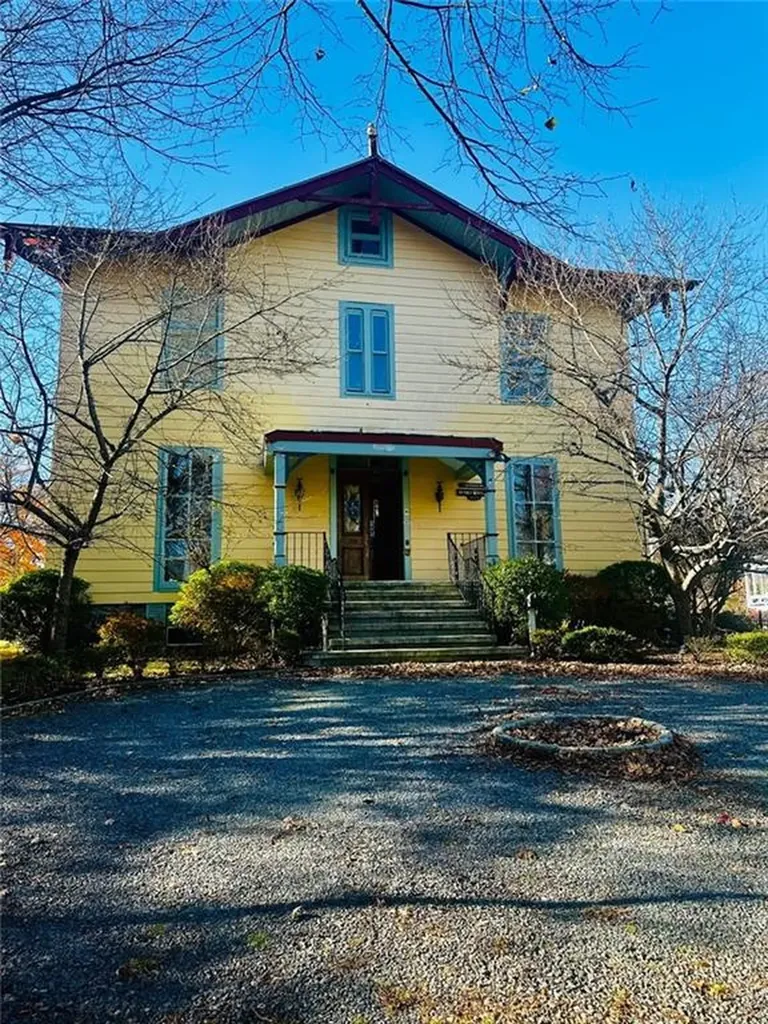 1 Cottage Street Newport RI 02840