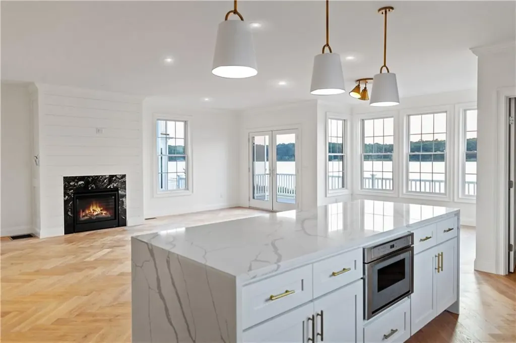 114 East Point Drive East Providence RI 02916