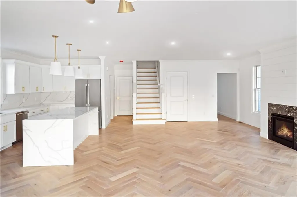 114 East Point Drive East Providence RI 02916