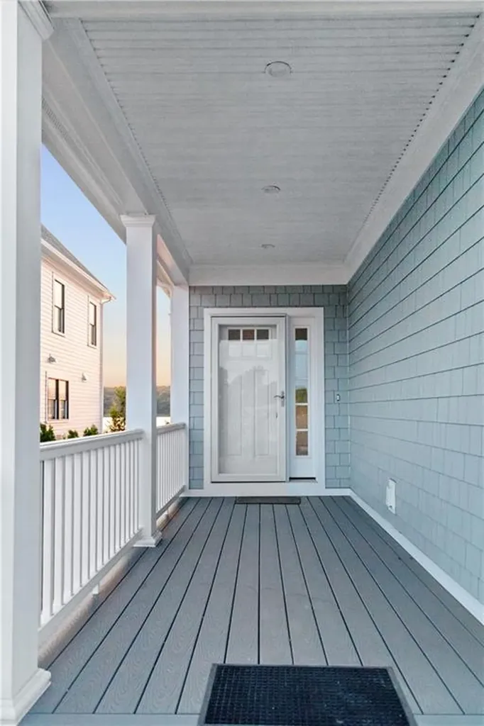 114 East Point Drive East Providence RI 02916