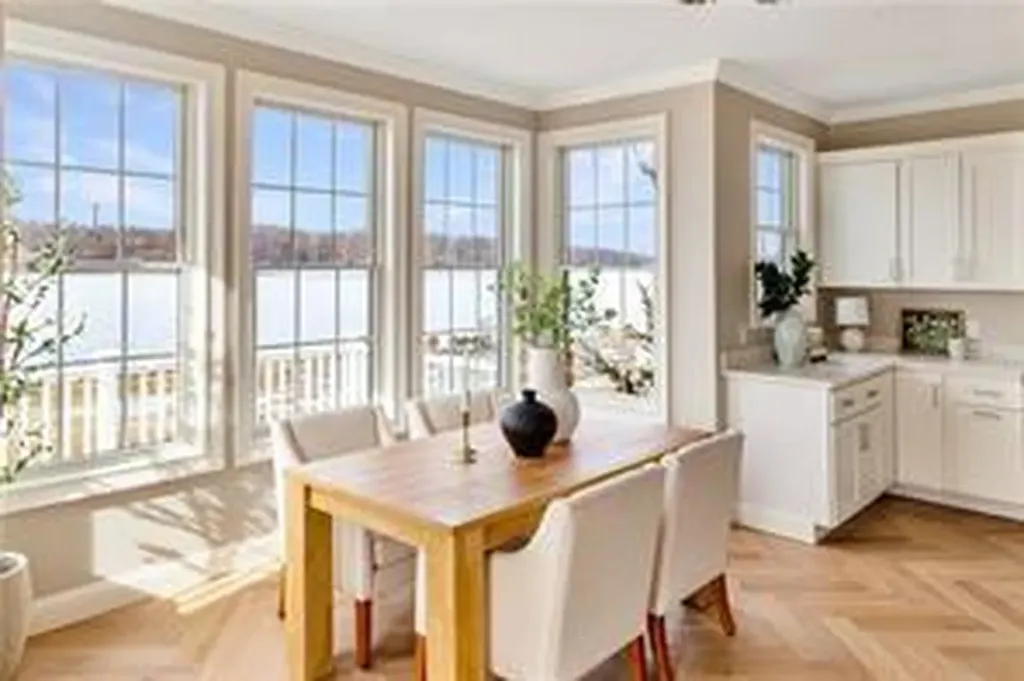 114 East Point Drive East Providence RI 02916