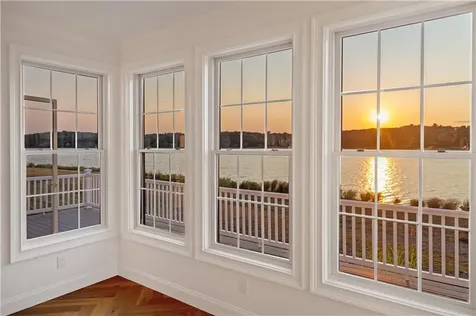 114 East Point Drive East Providence RI 02916