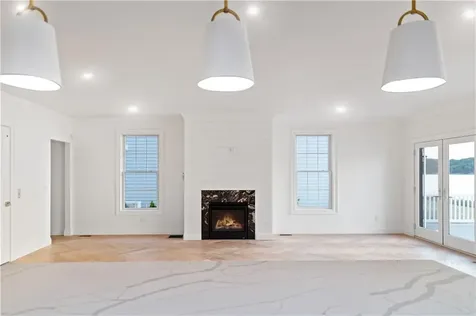 114 East Point Drive East Providence RI 02916