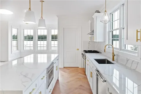 114 East Point Drive East Providence RI 02916