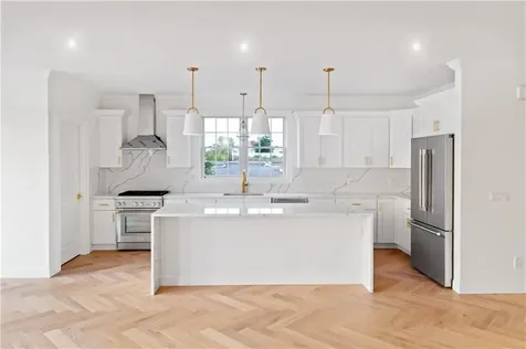 114 East Point Drive East Providence RI 02916