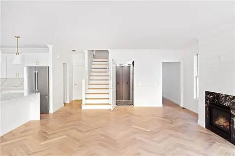 114 East Point Drive East Providence RI 02916