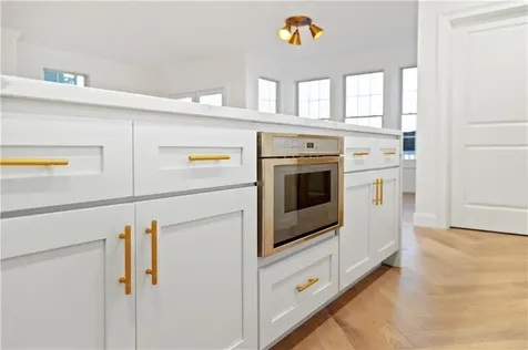 114 East Point Drive East Providence RI 02916