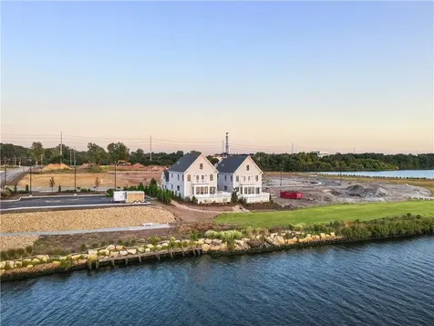 114 East Point Drive East Providence RI 02916