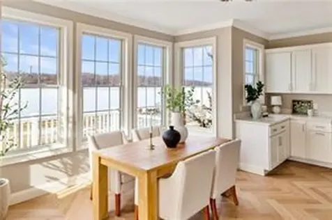 114 East Point Drive East Providence RI 02916