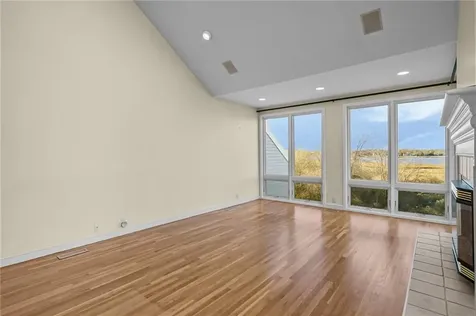 2 Bagy Wrinkle Cove Warren RI 02885