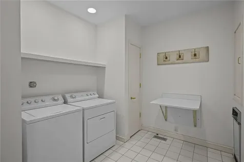 2 Bagy Wrinkle Cove Warren RI 02885