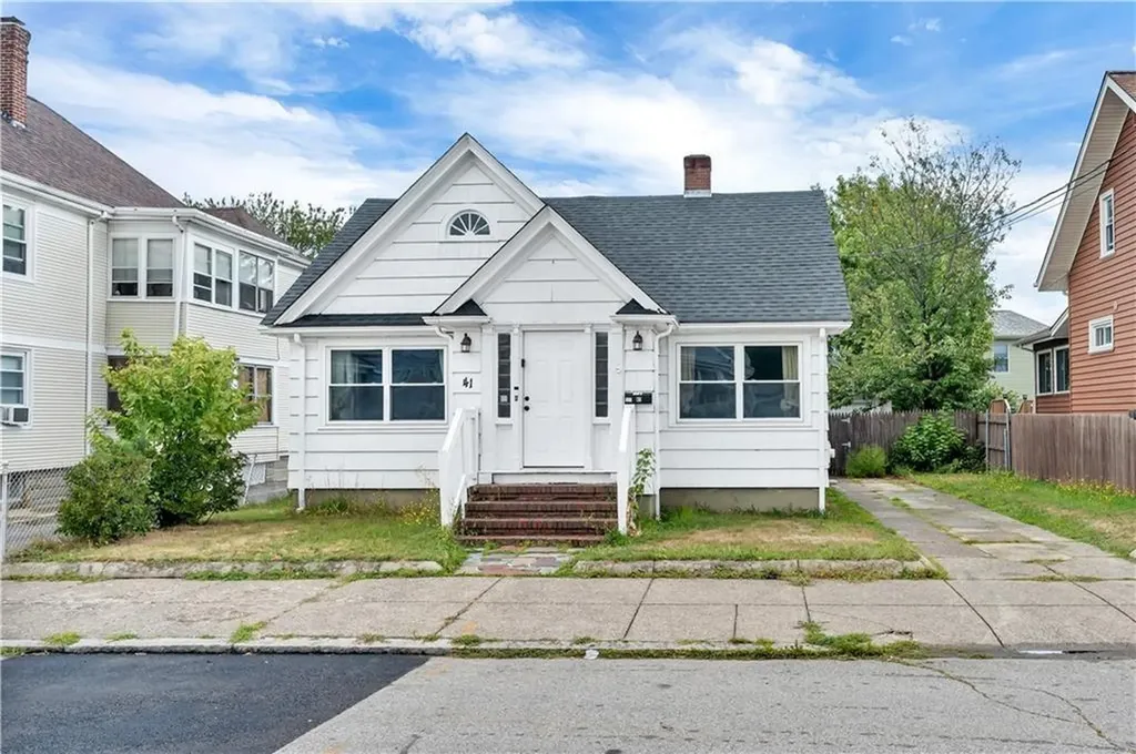 41 Calder Street Pawtucket RI 02861