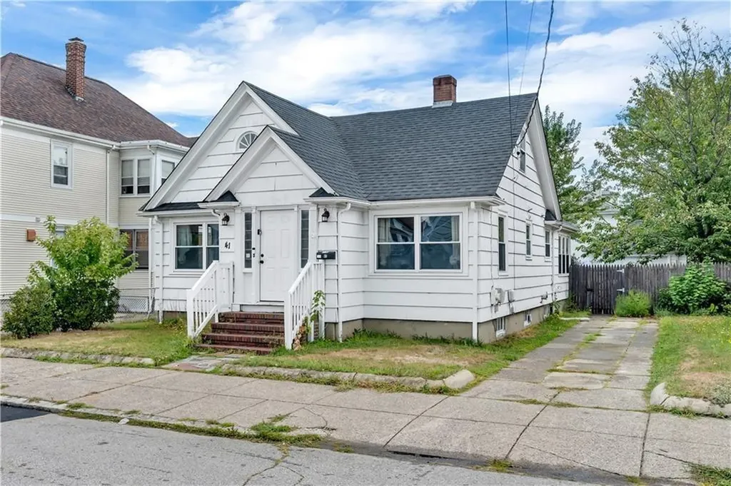 41 Calder Street Pawtucket RI 02861