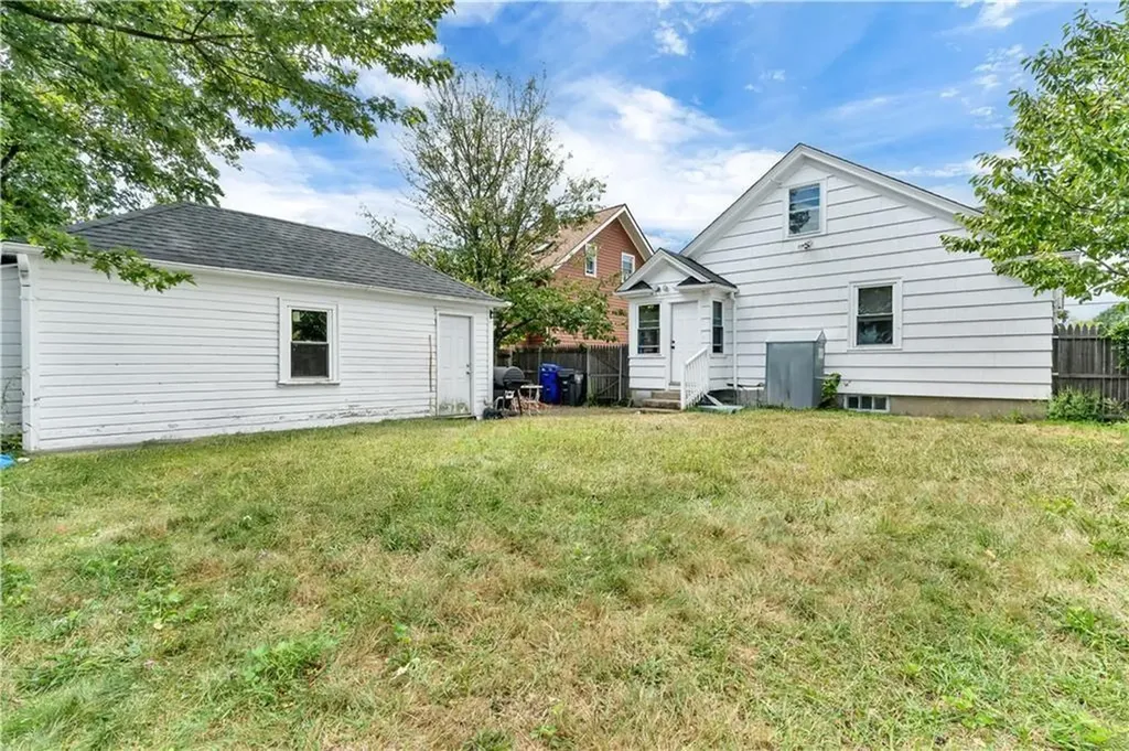 41 Calder Street Pawtucket RI 02861