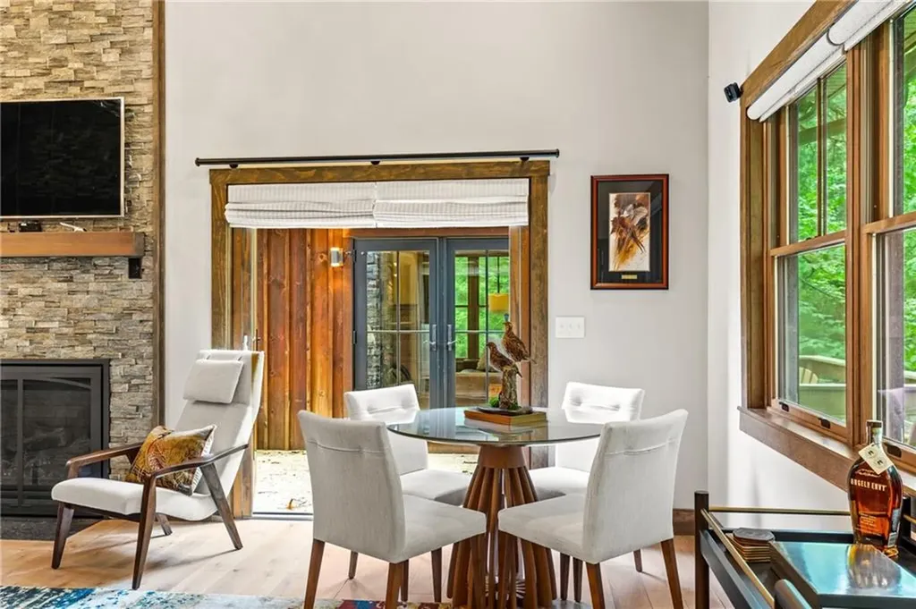 23 White Hawk Ridge Richmond RI 02898